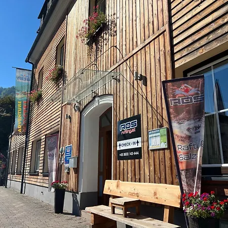 Hostel Freelife Guesthouse *