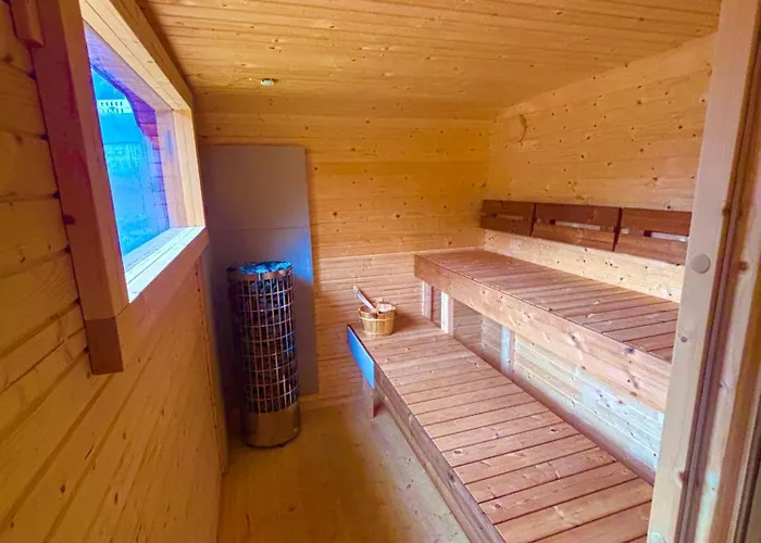 بيت شباب Freelife *